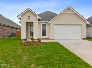 211 Harton Rd, Youngsville, LA 70592