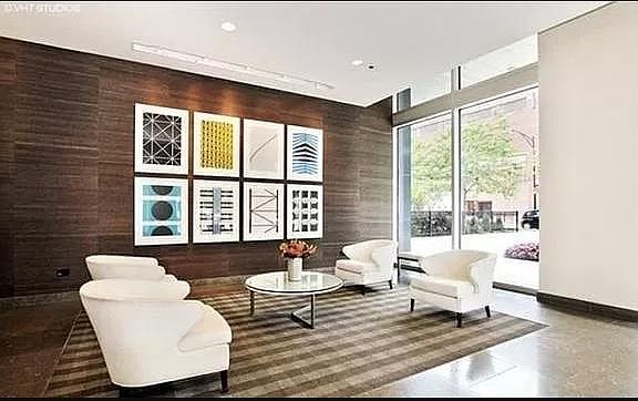5th image of 1901 S Calumet Ave #805
