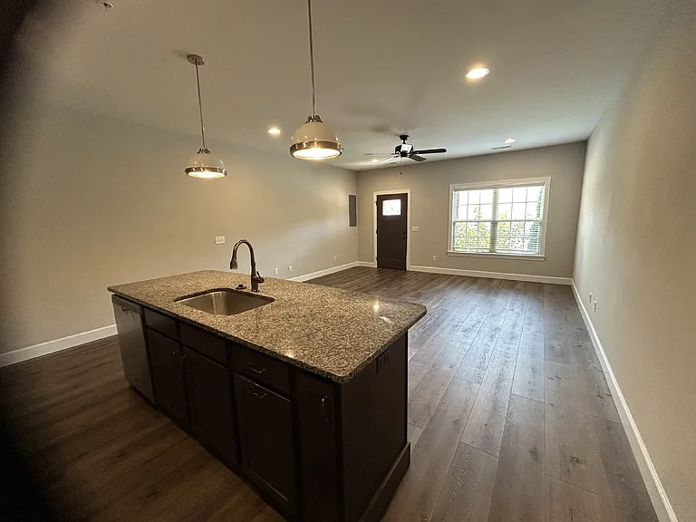 230 Cypress Rdg — Photo 4