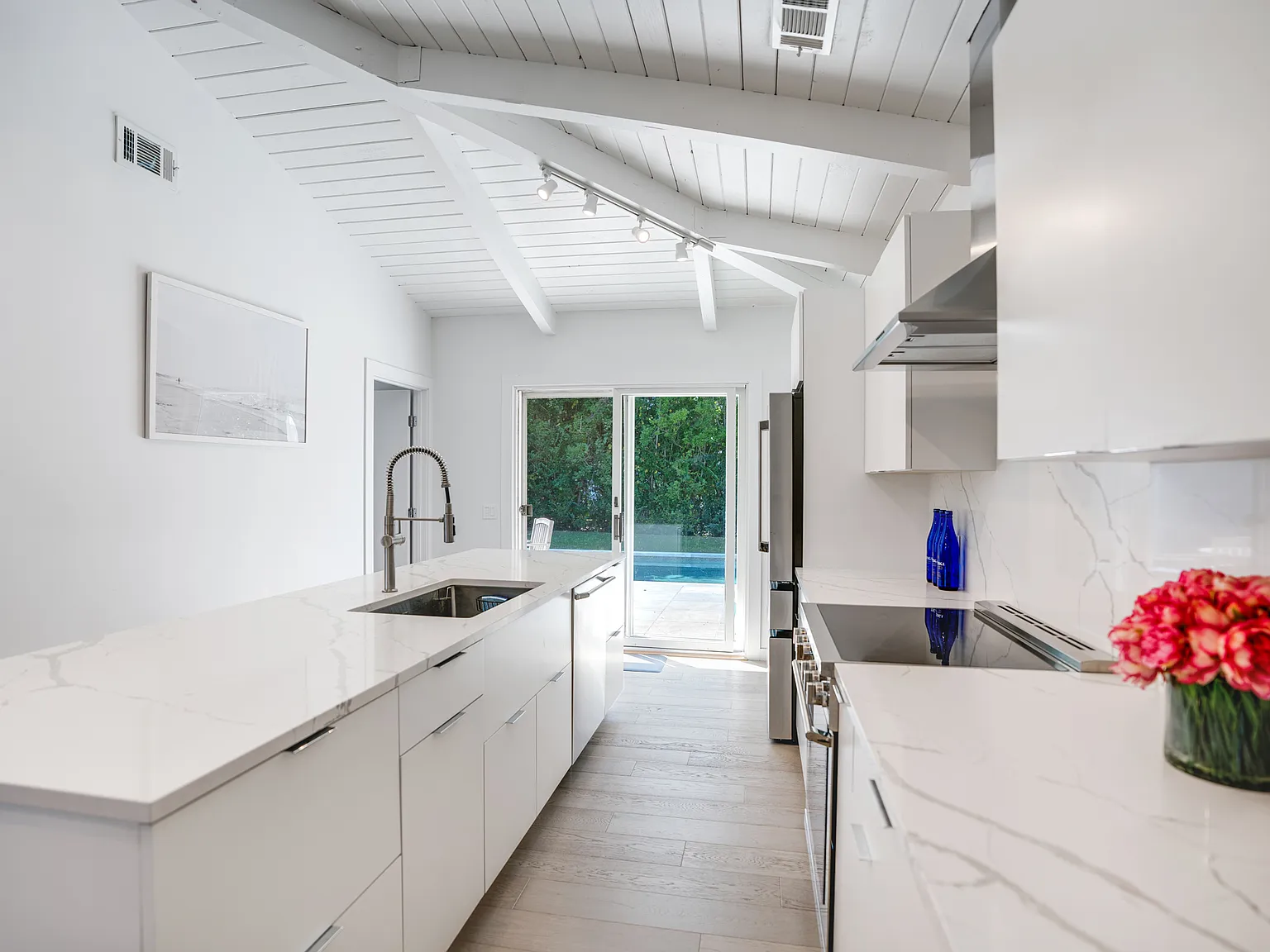 Montauk - Brand new 3 Bed with salt water pool and private beach — Photo 4