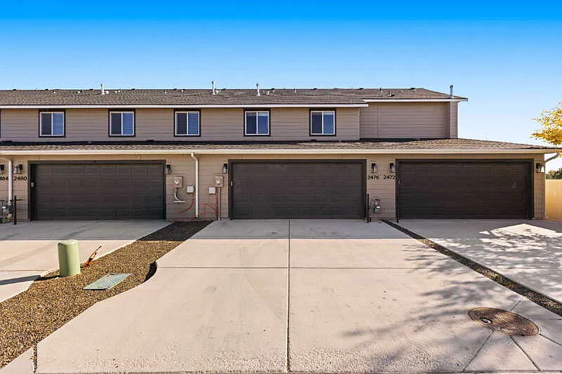 3 bed, 2.5 bath, 1531 sqft, $3,300 — Photo 4