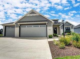 8888 Camdenwood Dr, New Haven, IN 46774