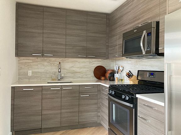 3rd image of 186 Putnam Ave APT 3A