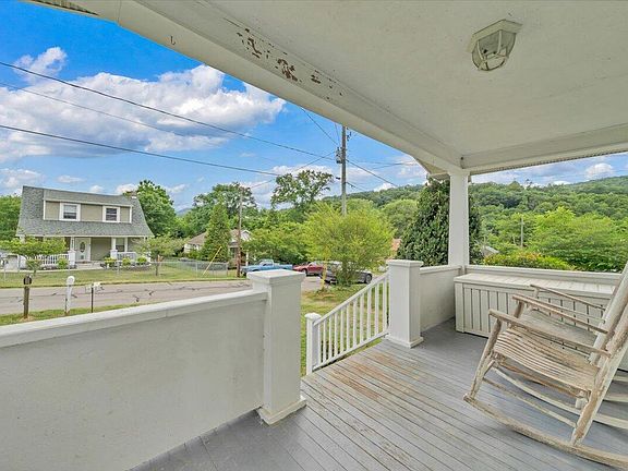 5th image of 1364 Rose Ave SE