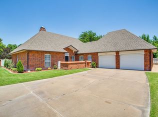 3207 Dans Ct, Enid, OK 73703