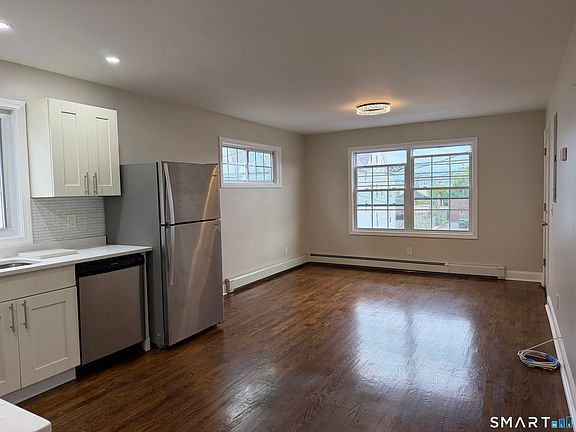 5th image of 272 Federal St
