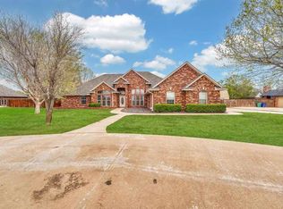 4 NW Shadow Lake Rd, Lawton, OK 73505