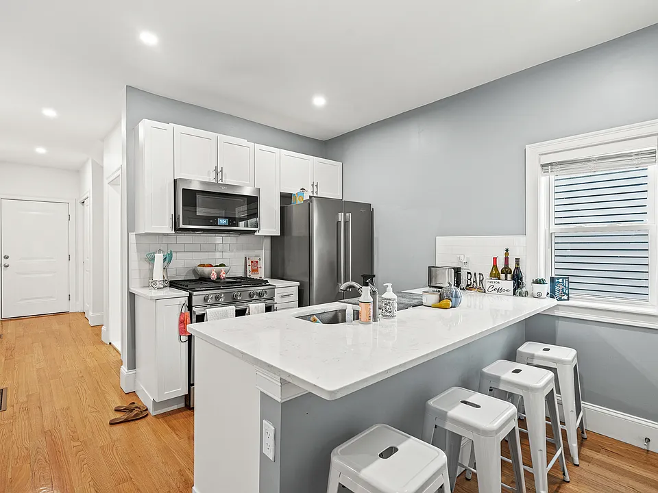 55 Saxton St #1
