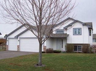 658 Lois Ln, Lino Lakes, MN 55014