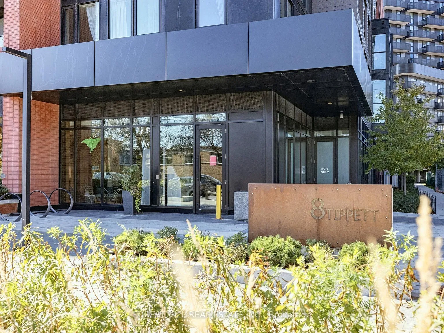 Express Condos — Photo 3