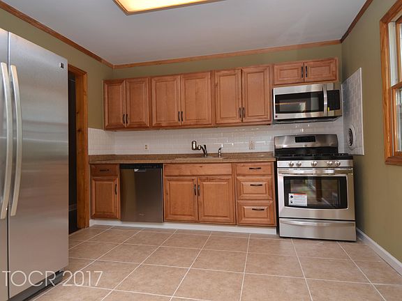5th image of 340 Fulle Dr