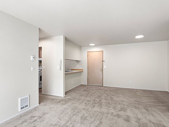 5th image of 18223 73rd Ave NE APT B201