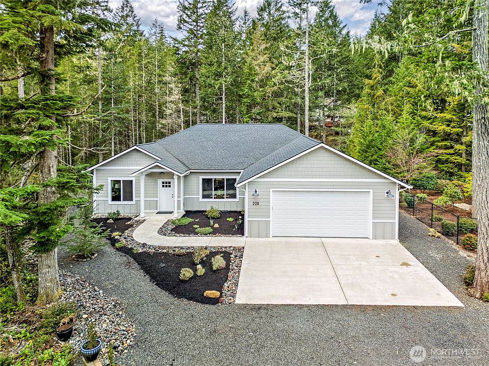 1st image of 220 E Blackberry Lane