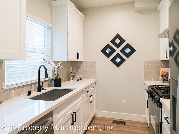 3rd image of 322 N New Hampshire Ave #6