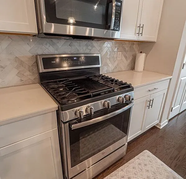 516 Holywell Dr — Photo 9