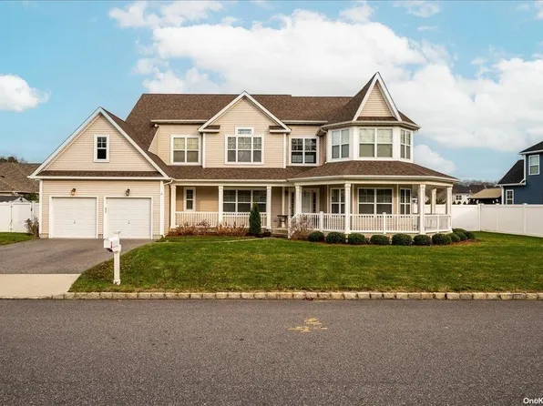 3 Jasmine Drive, Ridge, NY 11961