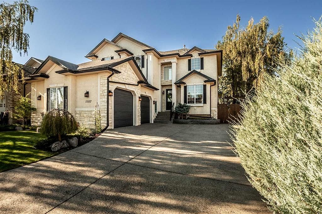 1107 N Highland Green Vw NW