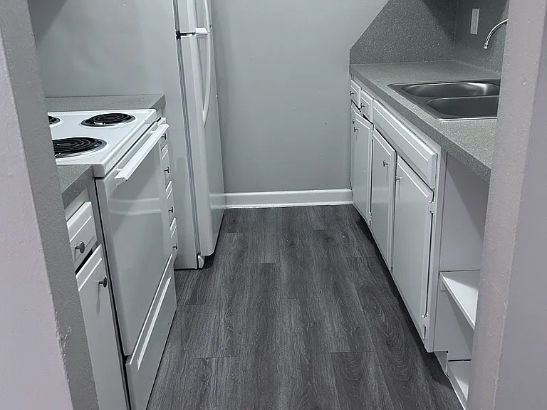 McIntyre Apartments — Photo 52