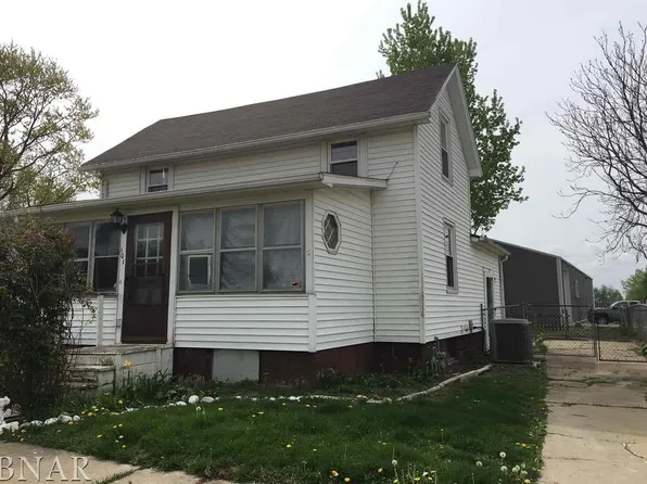 101 E Benton St, Clinton, IL 61727