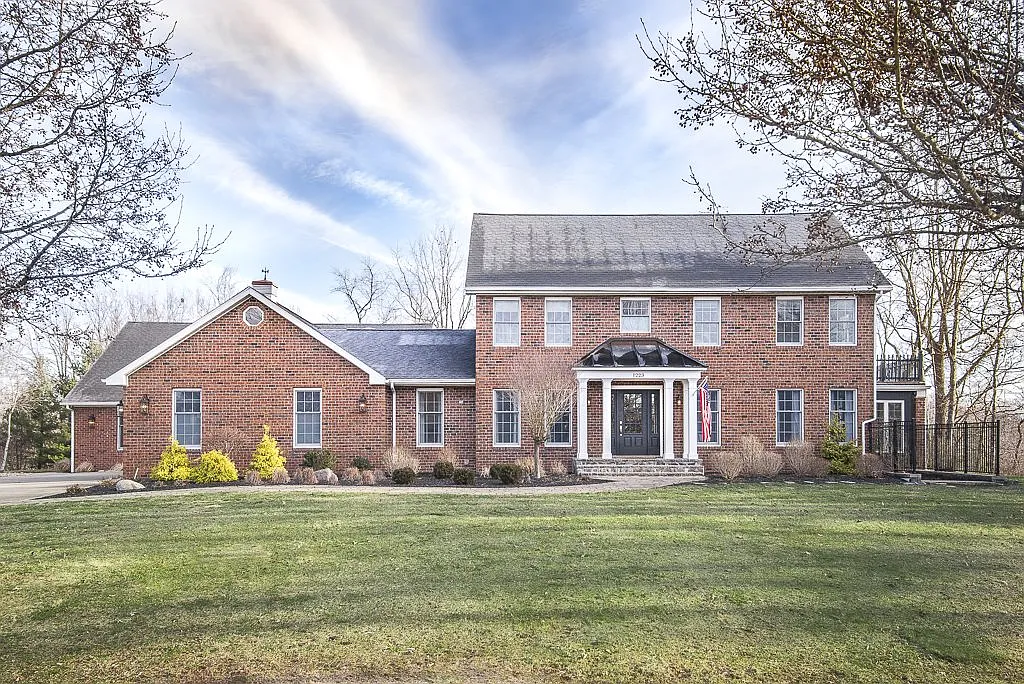 1223 E Benson Ct photo 1