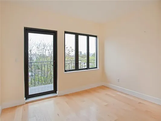 Sold by Avenue Sotheby's International Realty | media 14