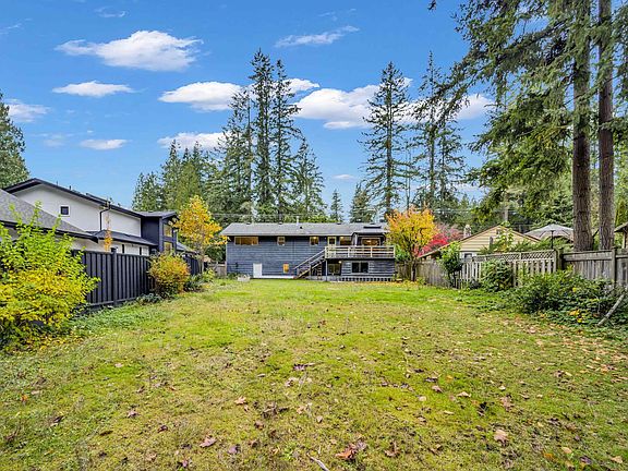 2nd image of 4578 Capilano Rd