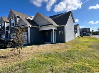 400 Guppy Loop, Sneads Ferry, NC 28460