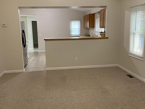 5th image of 64 Myrick Ave
