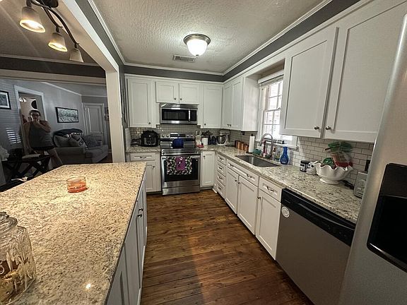 5th image of 1711 Adeline St