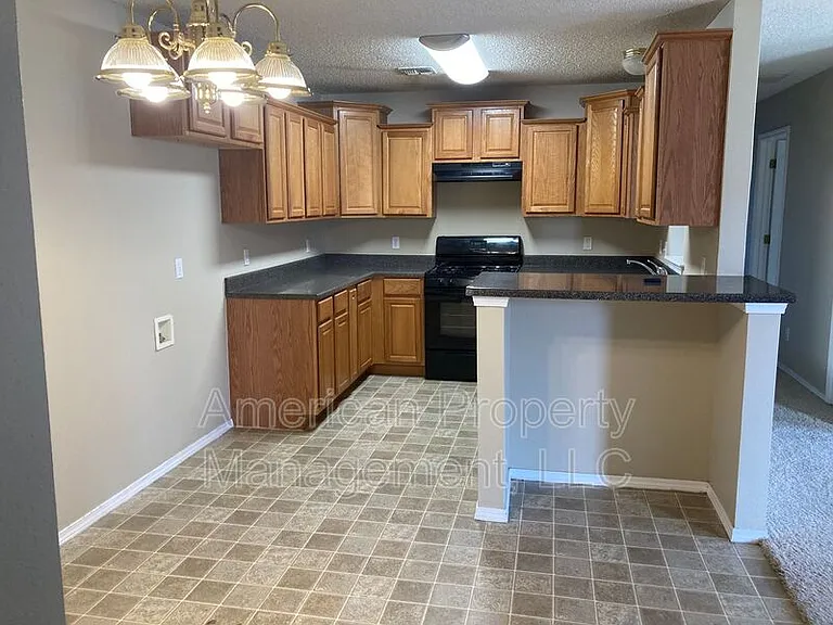 4714 NE Wisconsin St — Photo 3
