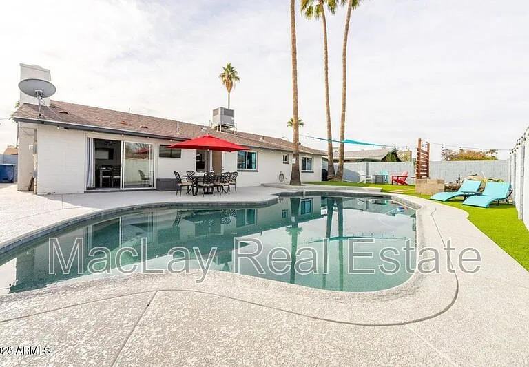 2430 E Hermosa Dr — Photo 12