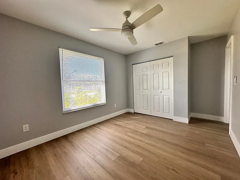 4005 SW 2nd Pl — Photo 9