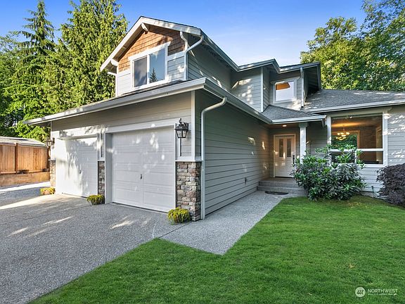 4th image of 13917 76th Avenue NW