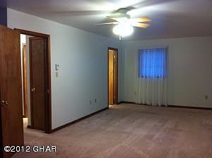 OVERSIZED MASTER BEDROOM WITH WALK IN CL