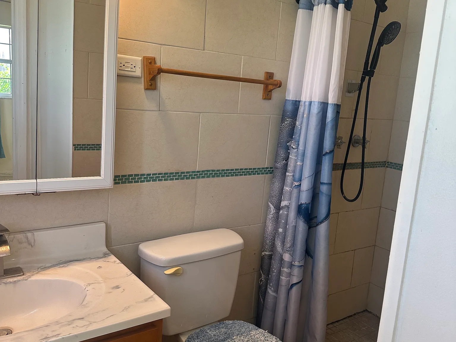 3 bed, 1008 sqft, $2,600 — Photo 2