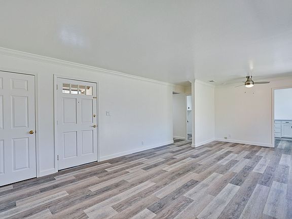 3rd image of 800 W Hacienda Ave