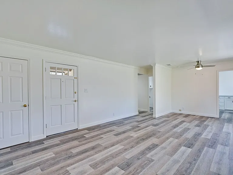 800 W Hacienda Ave — Photo 3
