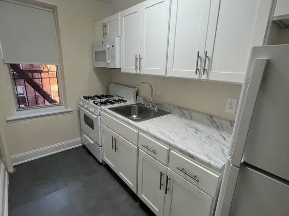 2681 W 2nd St, Brooklyn, NY
