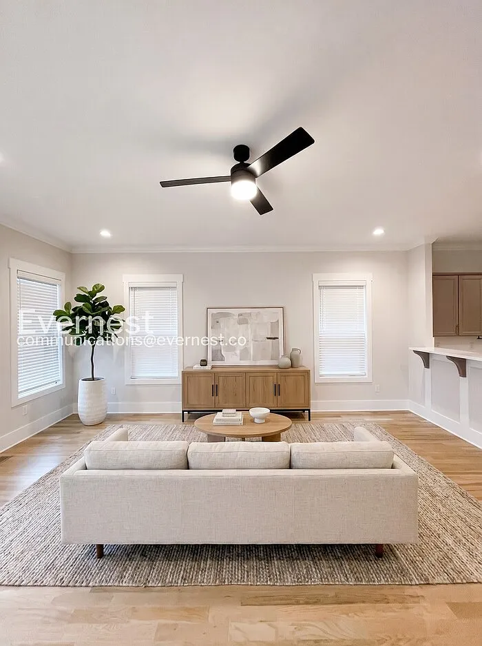 4 bed, 2.5 bath, 2479 sqft, $3,495 — Photo 3