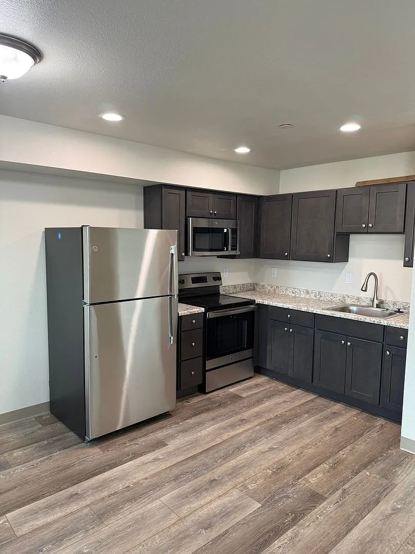 pin529 — Photo 3