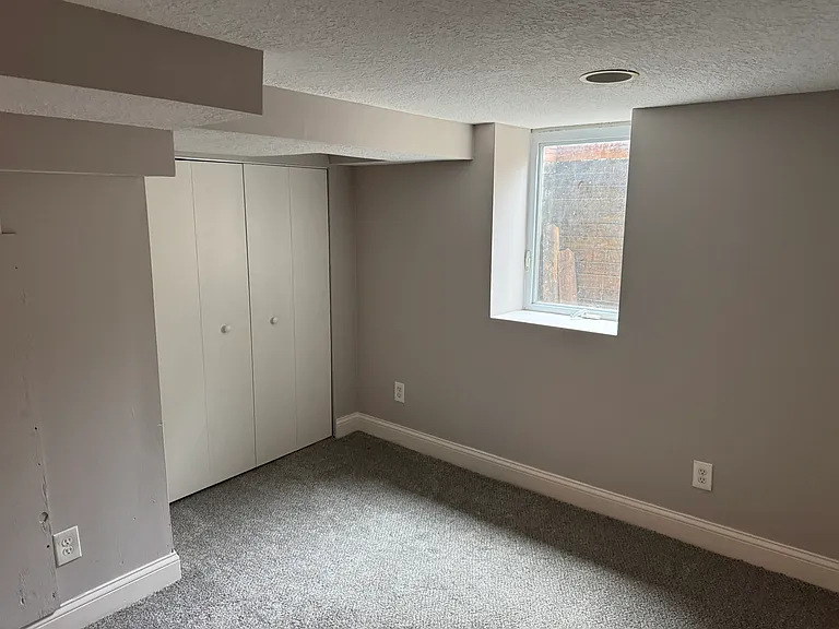 179 Grandview Ave W — Photo 29
