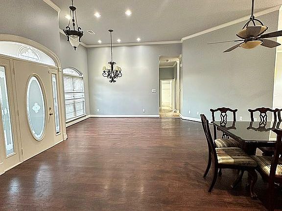 3rd image of 106 Blue Heron Dr #1