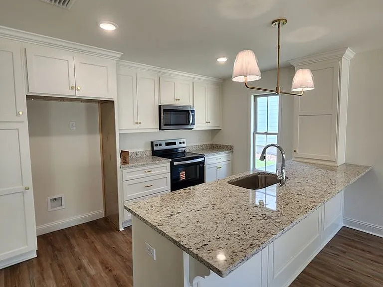 4053 Collier Ln — Photo 3