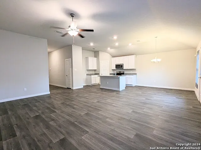 5543 Coral Valley — Photo 3