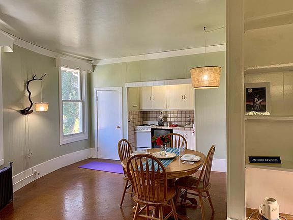 Dining room/living room space
