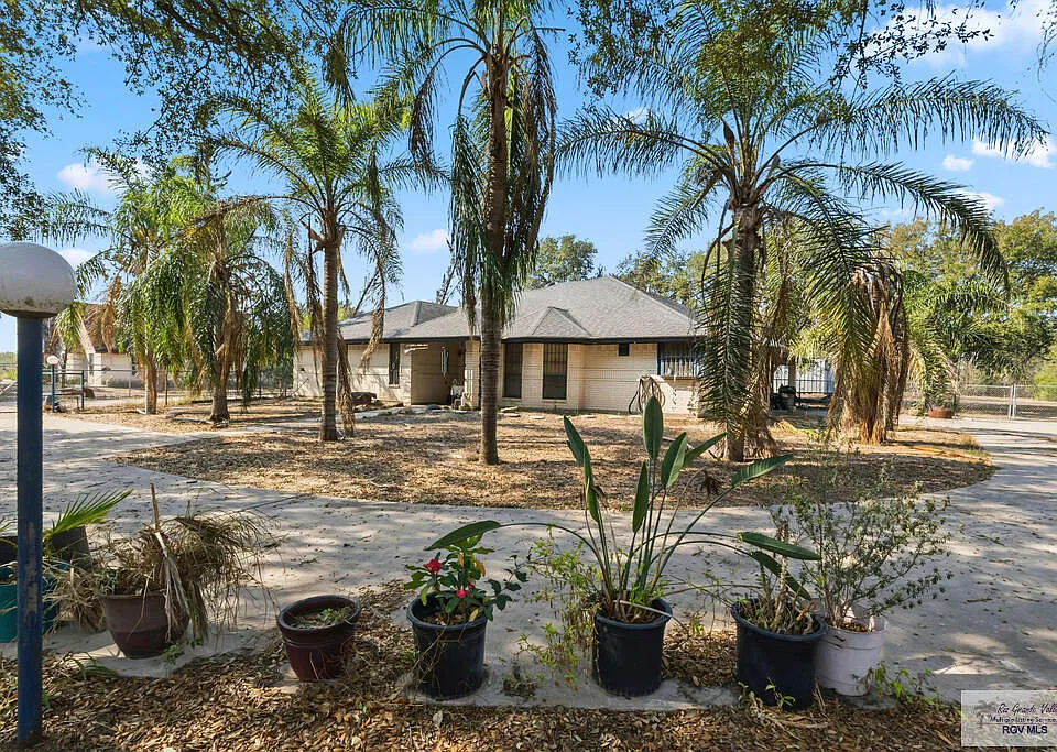 8913 N Bentsen Palm Dr