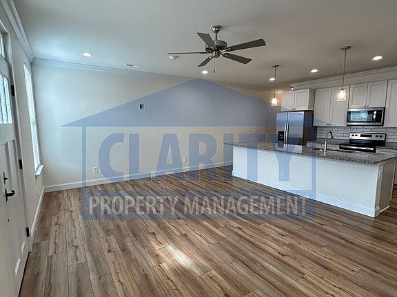 4th image of 1751 Arbor Hills Dr SE