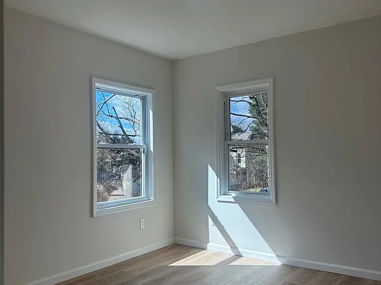 38 Carroll St #2 — Photo 8