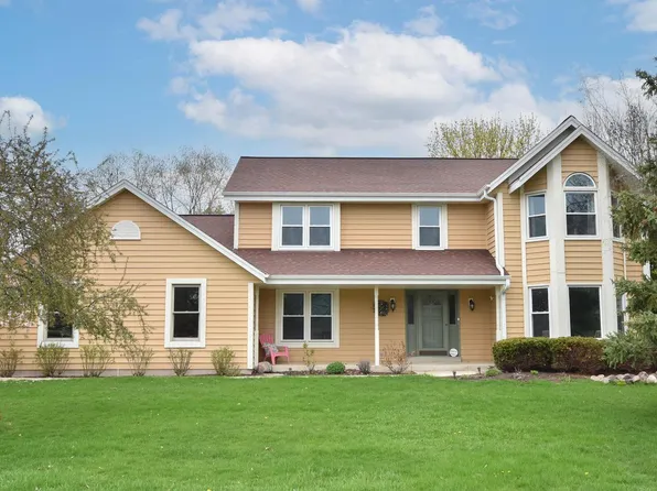 N49W17390 Sheffield LANE, Menomonee Falls, WI 53051