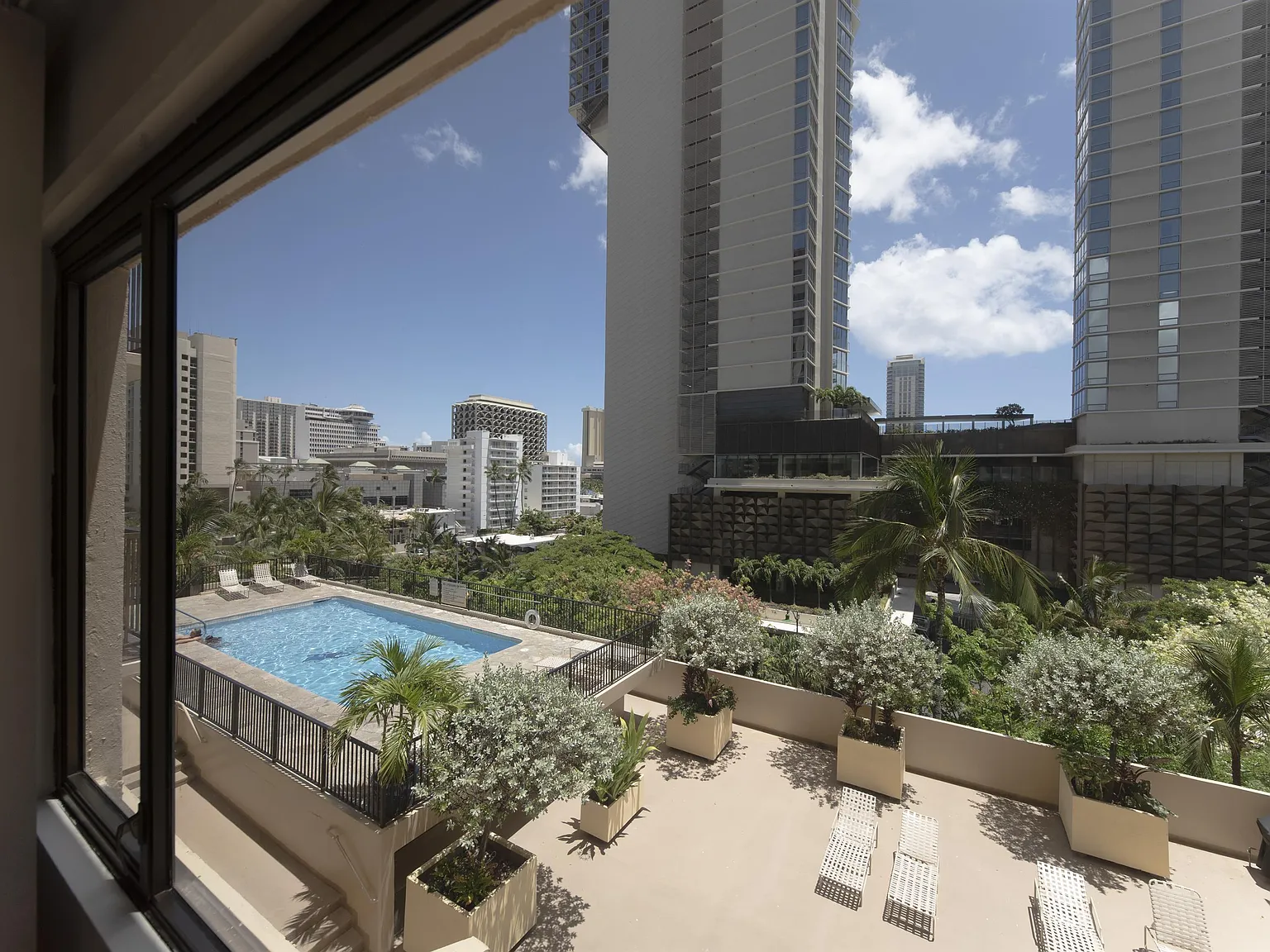 2140 Kuhio 606 - 1 — Photo 4